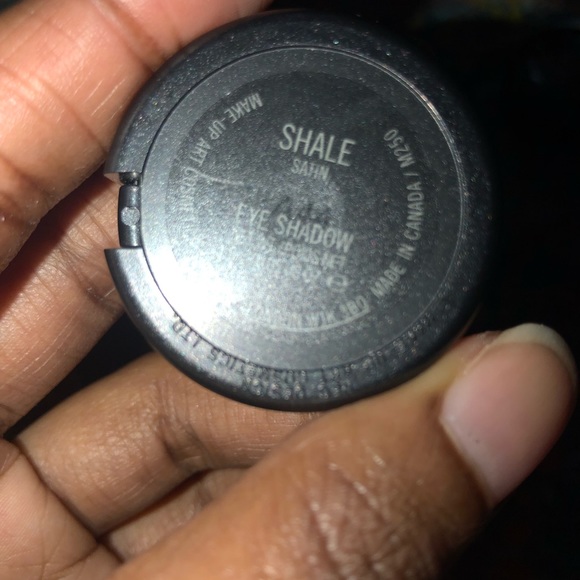 Mac Eyeshadow - Picture 6 of 6